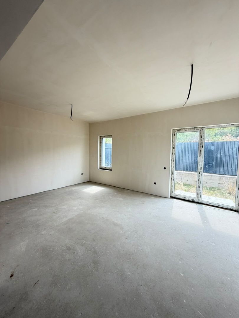 Triplex 4 camere DECOMANDATE, 112 mp utili, 184 mp curte, Urusagului - Poză 7
