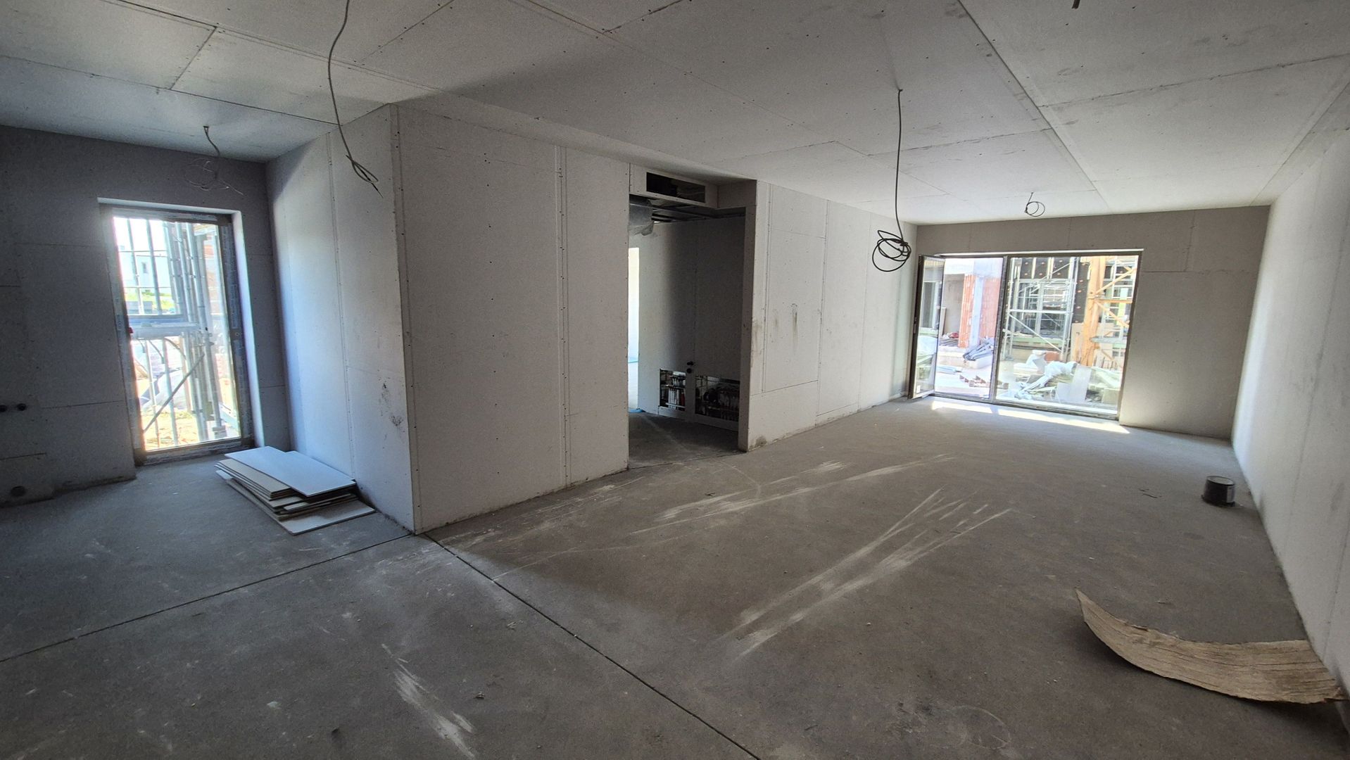 Apartament cu 5 camere 150.11 mp + curte proprie 241,17 mp - Green Lake - Poză 4