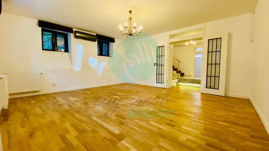 Apartament complet renovat pregatit pentru mutare imediata - Poză 1