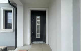 Duplex-4 dormitoare- despartit prin garaj -SUPER POZITIE - Poză 19