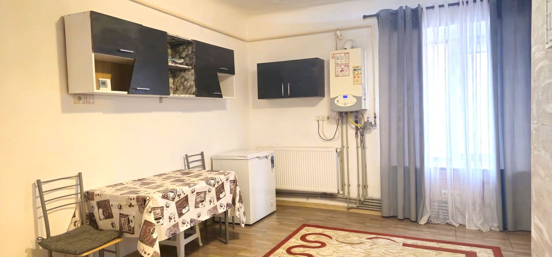 Apartament cu 2 camere, 70 mp -  Casa - zona centrala - Poză 2
