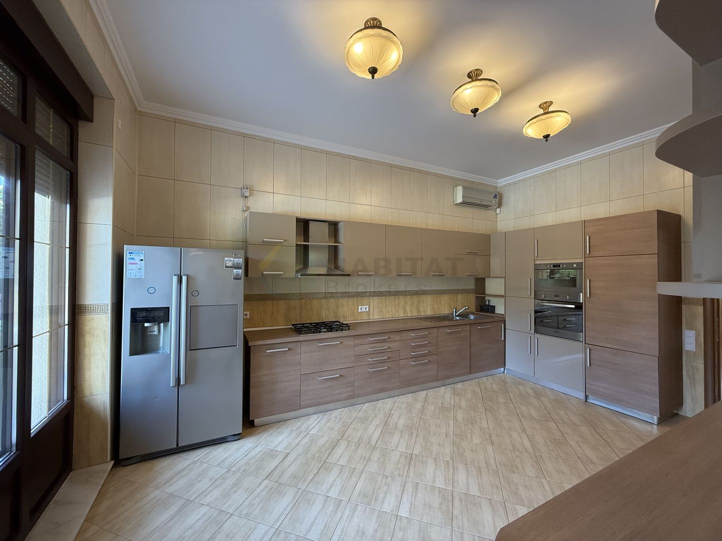 Vila 9 camere cu piscina si teren de 1.000 mp - Poză 19