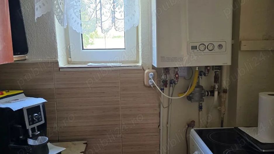 BRASADAS vinde garsoniera la PARTER pe Ostrovului. - Poză 1