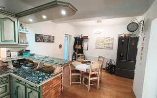 Casă individuală spațioasă cu garaj și curte generoasă – Ghiroda - Poză 47
