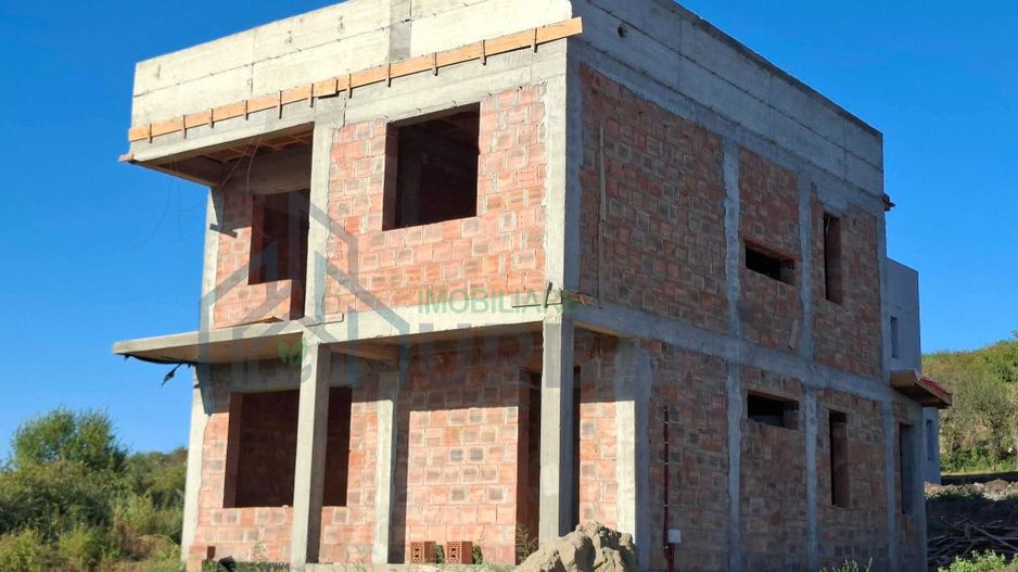 Casă individuală cu 3 dormitoare în Tomești, la intrarea în Chicerea, județul Iași - Poză 4