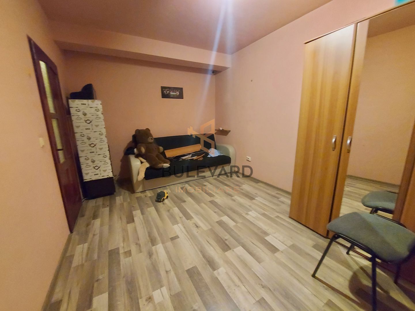 Apartament cu 2 camere, zona strazii Eroilor Floresti! - Poză 3