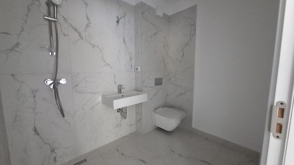 4 camere Bloc Nou Rezidential Birouri L330 GranVia Lake View - Poză 24