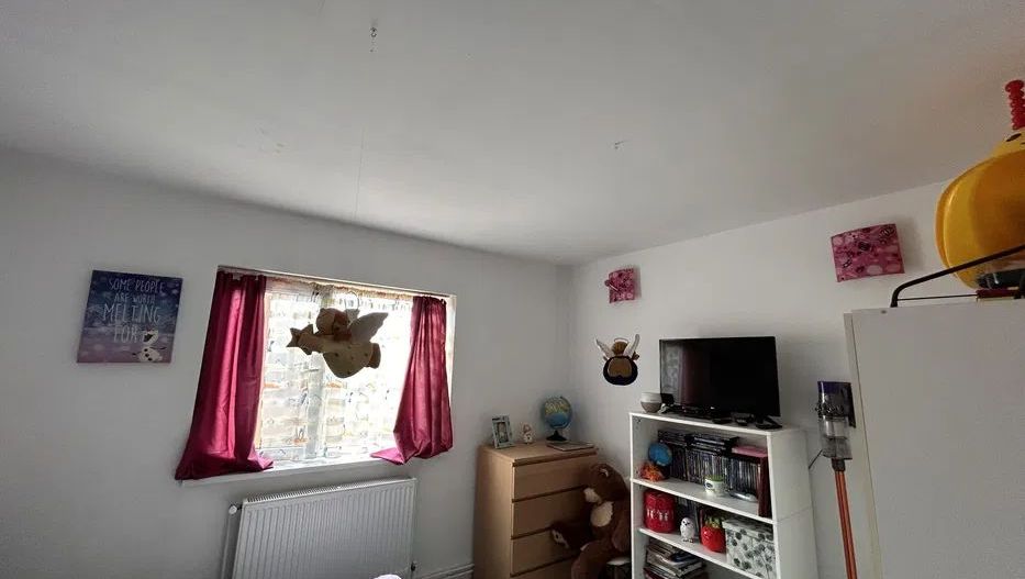 APARTAMENT 3 CAMERE BLOC NOU DECOMANDAT & TERASA & LOC DE PARCARE - Poză 2