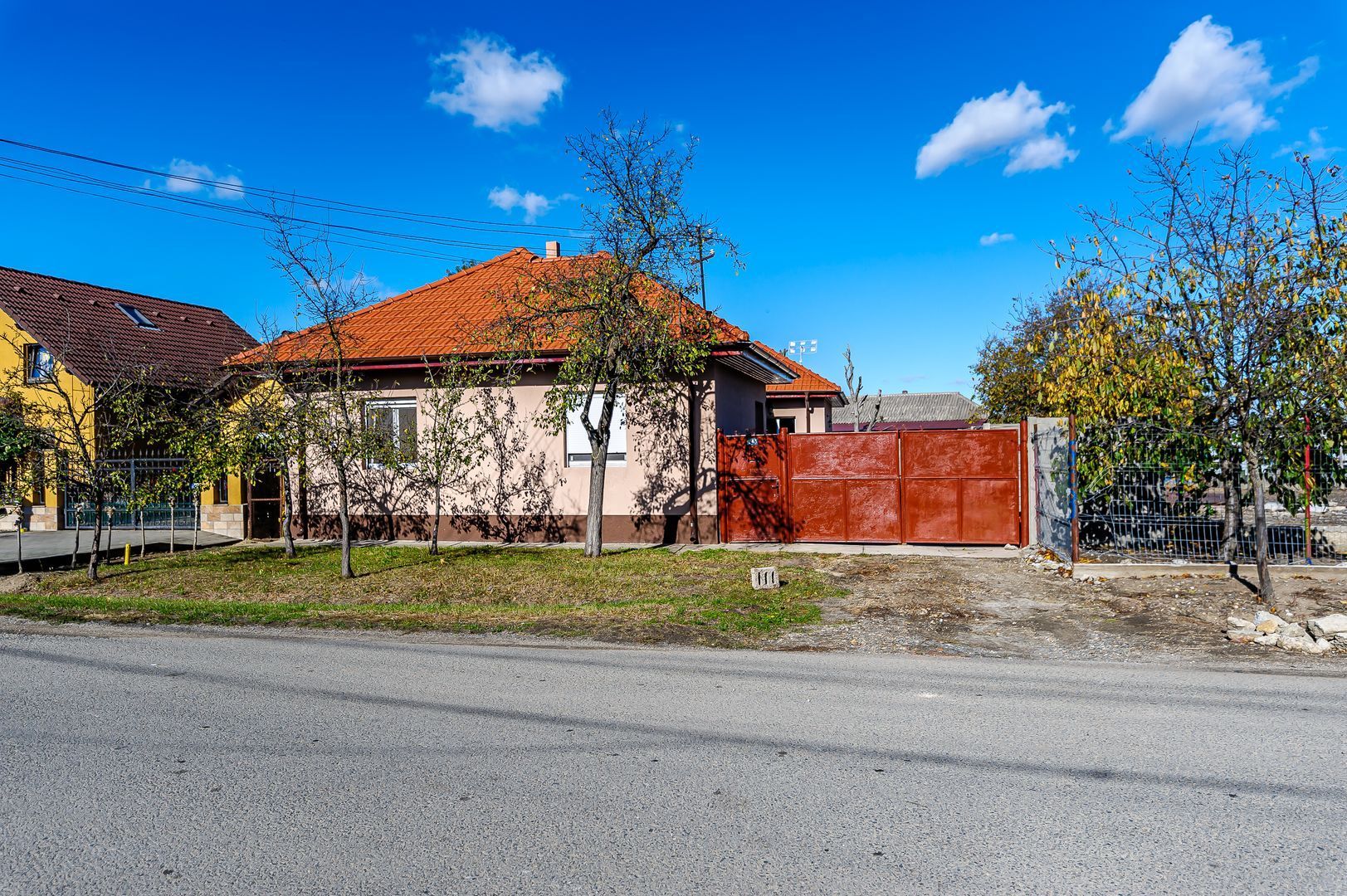 Casă 4 Camere - Sanleani - la 8 km de Arad - COMISION 0% - Poză 1