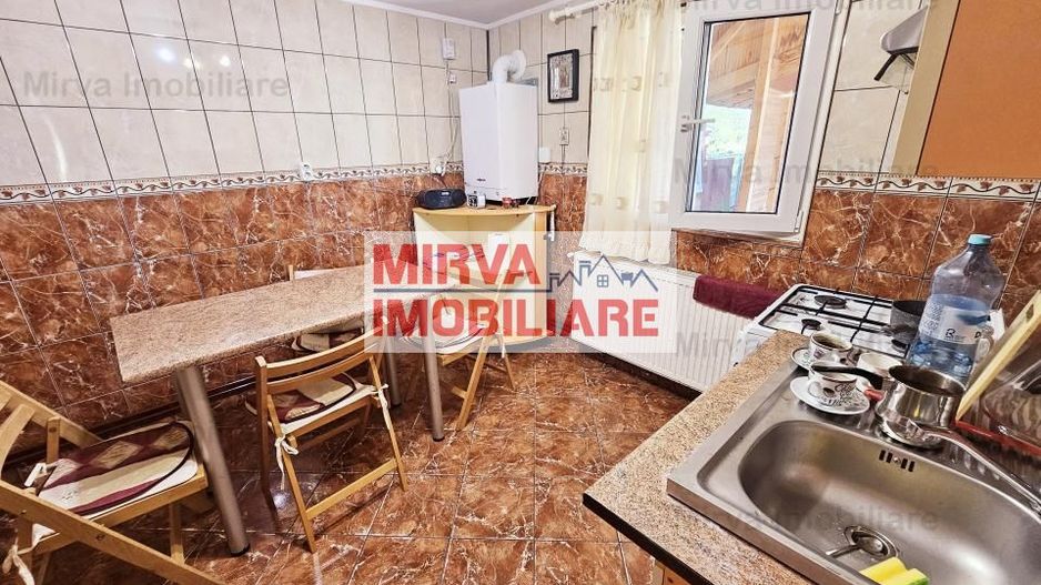 Vanzare vila 6 camere + spatiu comercial, mobilata si utilata, in Blejoi - Poză 15