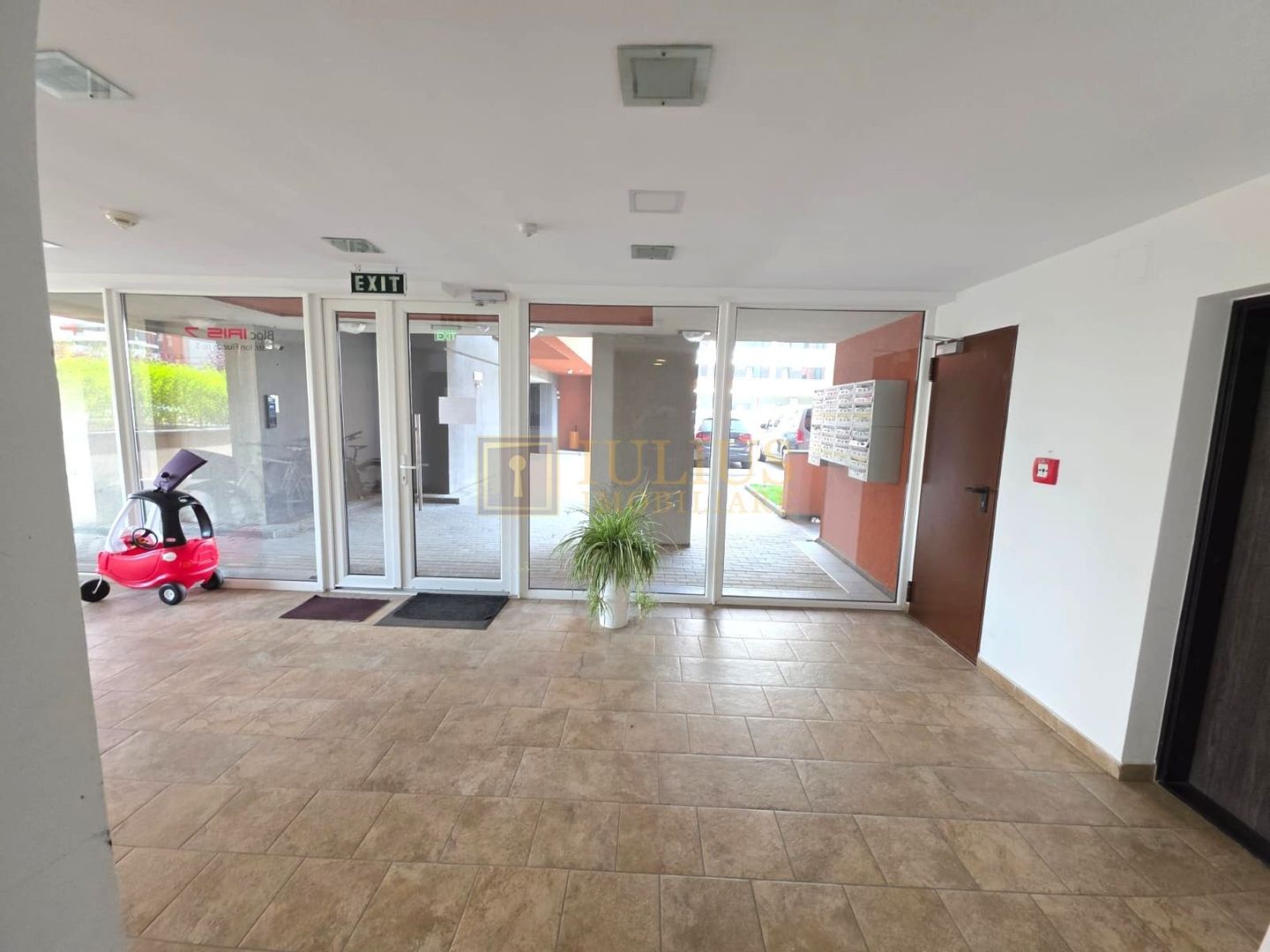 Apartament in Complexul Iris- Torontalului, loc de parcare subteran - Poză 15