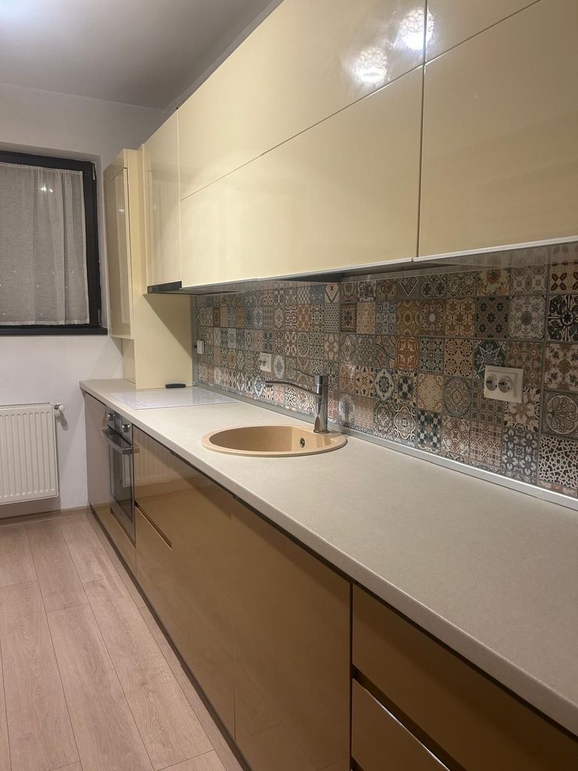 Apartament 3 camere de inchiriat - Poză 1