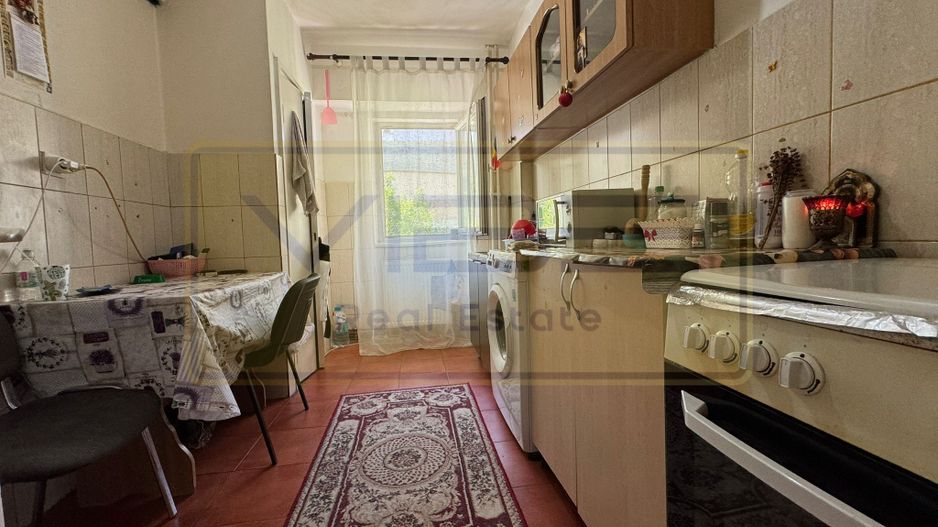 Apartament 2 camere decomandat zona Podul de Fier - Poză 11