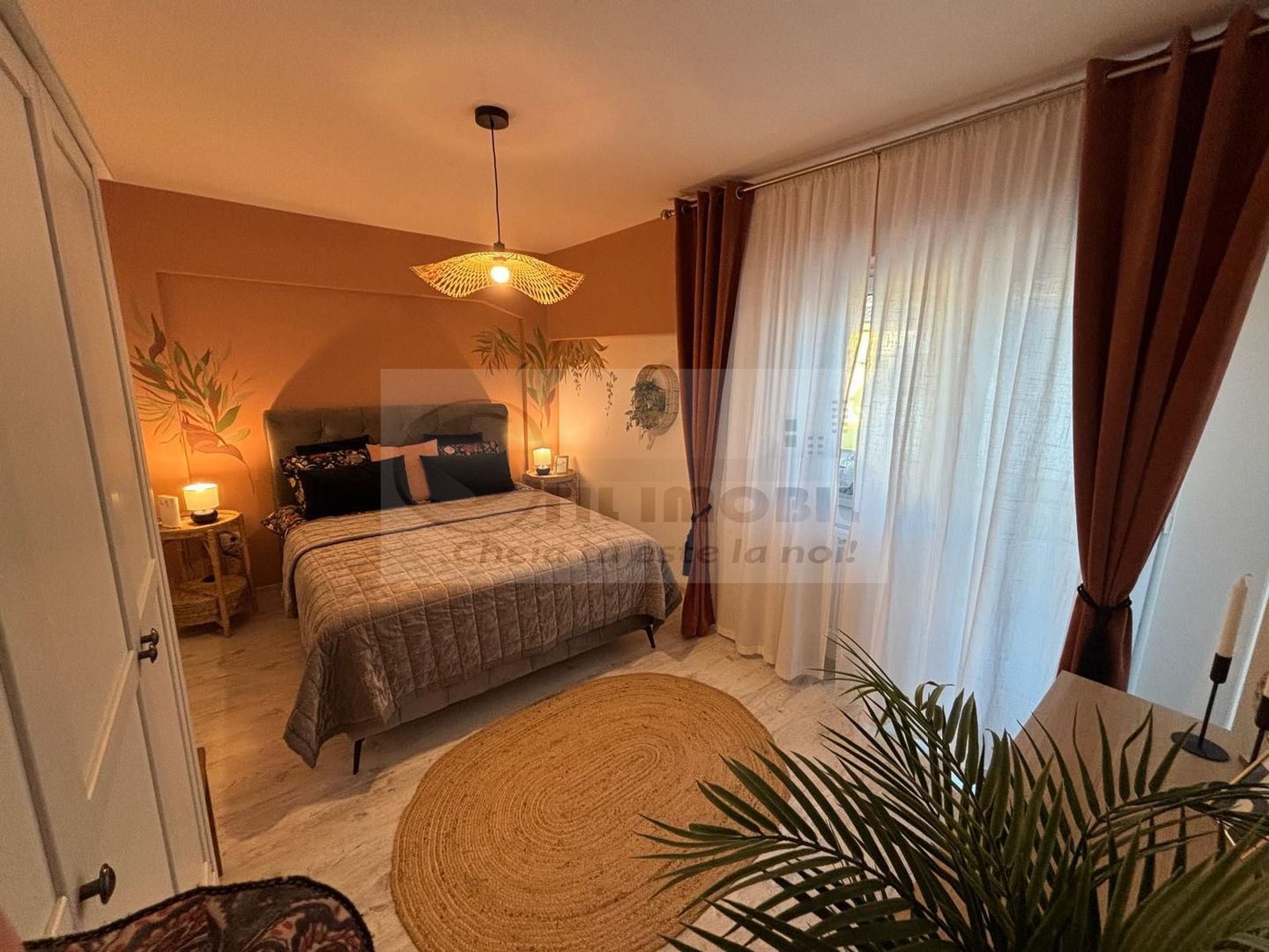 Apartament 4 camere, LUX, Capat CUG- 650 EURO - Poză 1