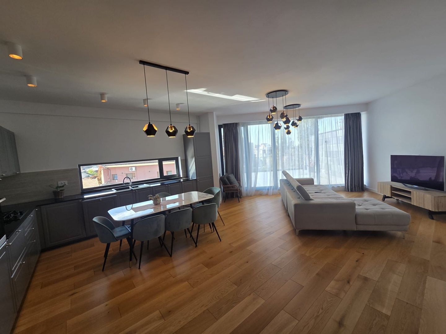 Închiriere Penthouse 4 camere 165mp | Parcul Cazzavillan - Poză 2