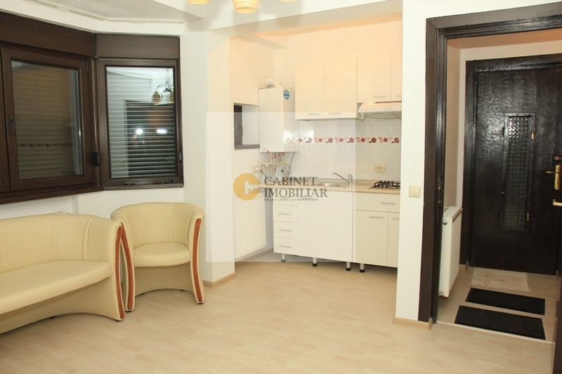 2 camere | Piata Romana | Etaj 4/5 - Poză 2