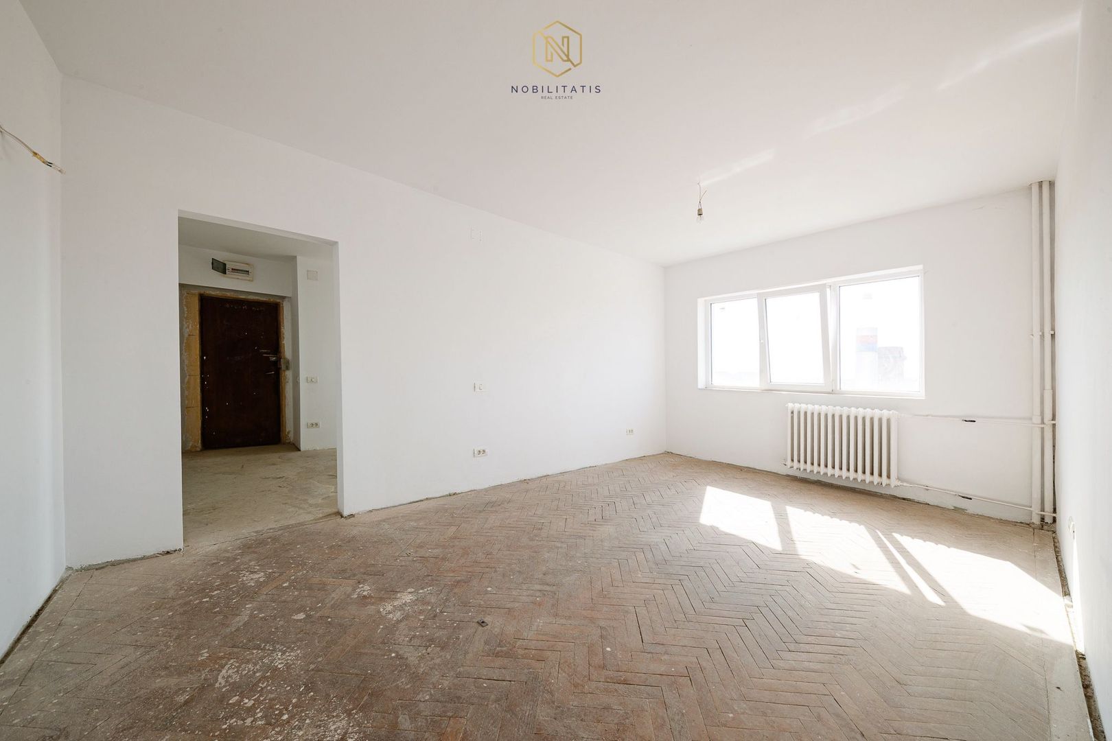 Vandut - Olimpia - Complex | 3 camere, modificat, 67 mp | Partial renovat - Poză 11