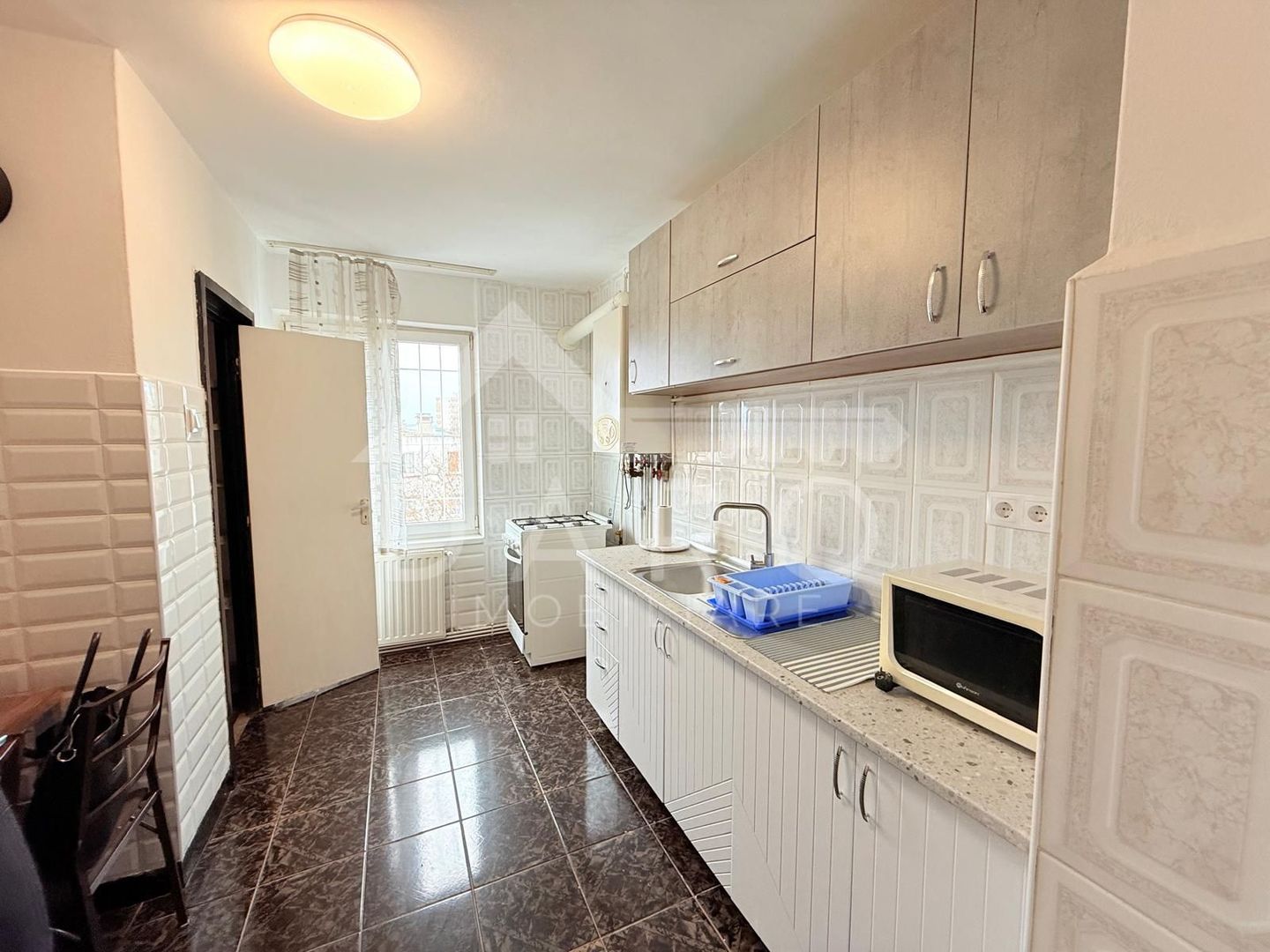 Apartament cu 2 camere de închiriat în Cornişa - Poză 2