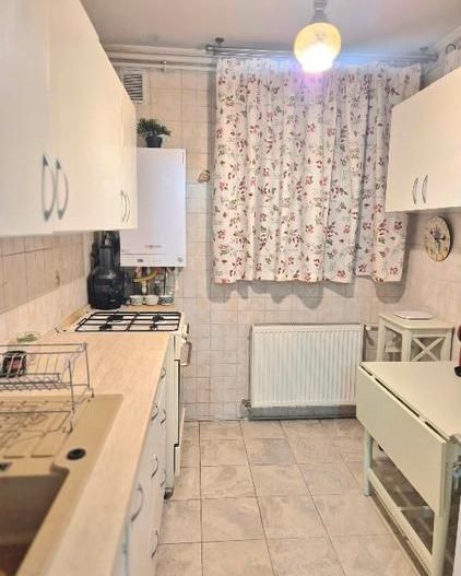Vanzare apartament 3 camere, 2 bai, centrala, 2 min. metrou Grigorescu - Poză 4