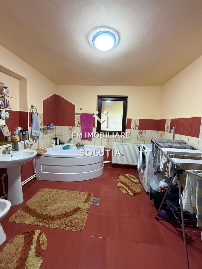 Casă spațioasă P+1 - 5 camere - teren 10 ari, Unguraș! - Poză 16