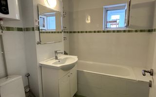 Garsoniera spatioasa de inchiriat, cu boiler in Tei - Poză 2
