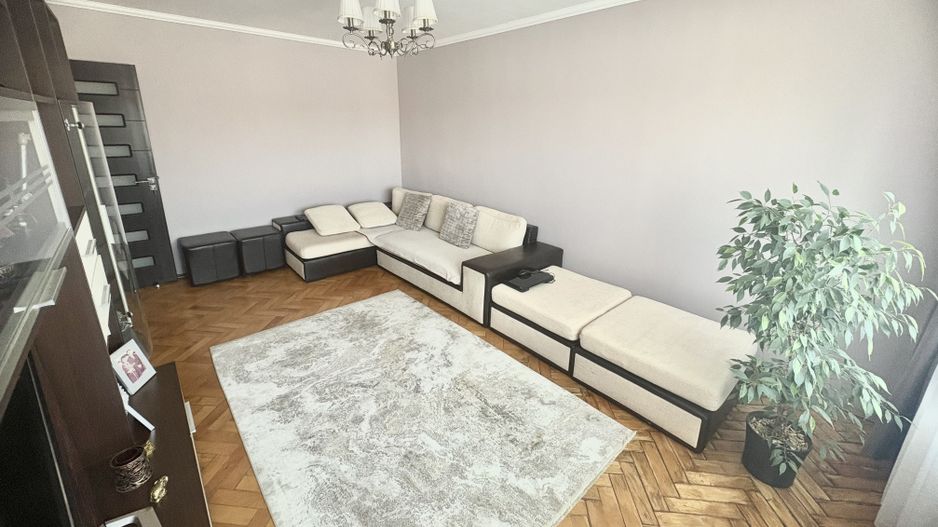 Apartament cu trei camere de vânzare, renovat complet, central - Poză 16