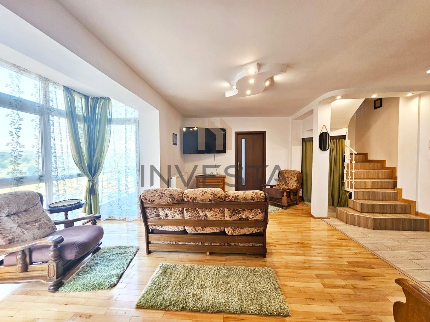 Apartament spatios cu 10 camere si parcare de inchiriat, Borhanci! - Poză 2