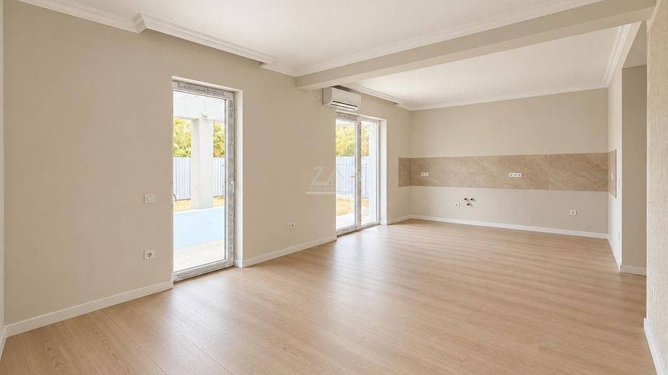 Duplex cu 5 camere - 3 bai. Finisaje Premium. Toate utilitatile. Asfalt. - Poză 4