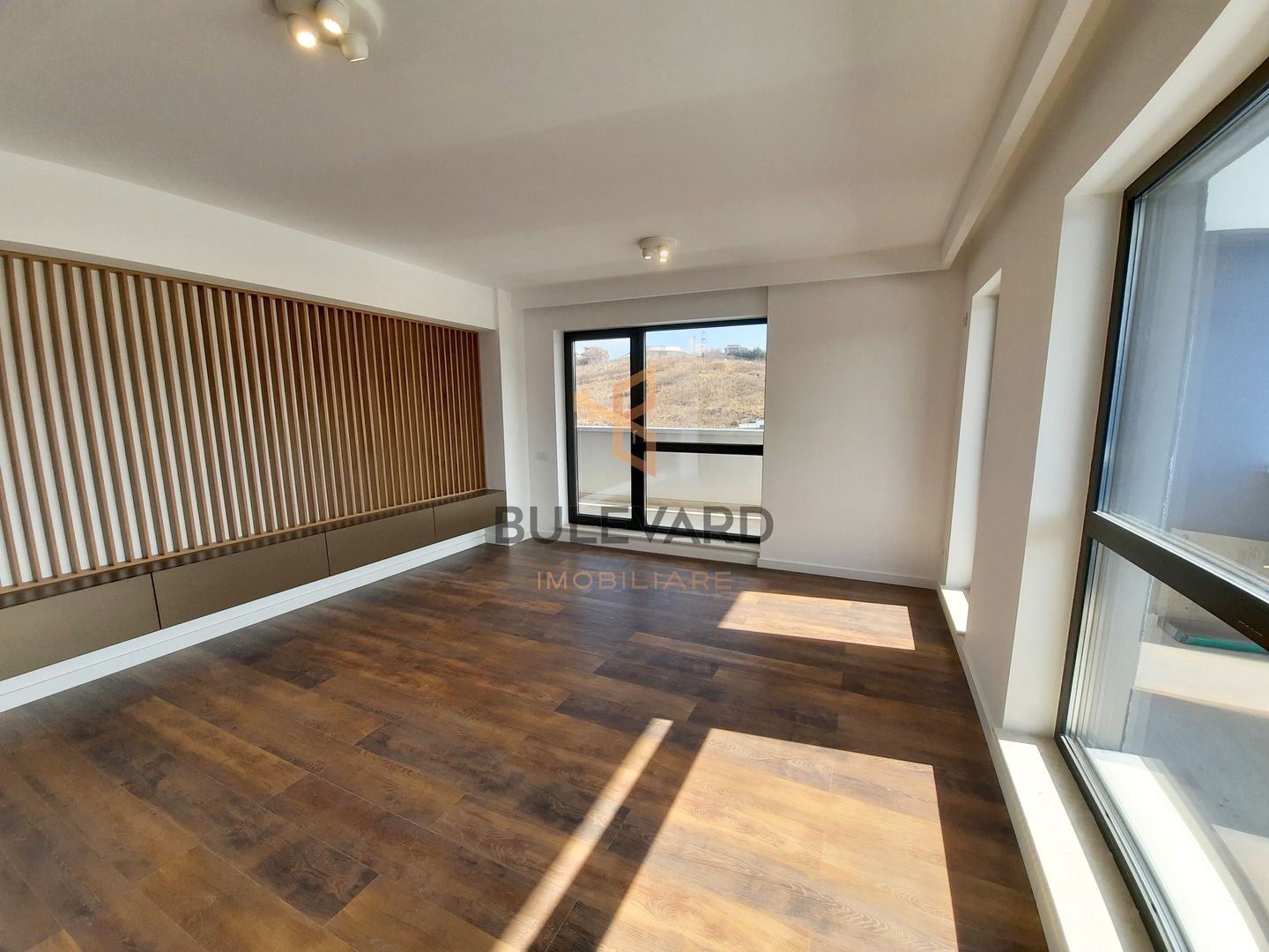 Apartament ultrafinisat de 80 mp + terase 32 mp, parcare subterana! - Poză 3