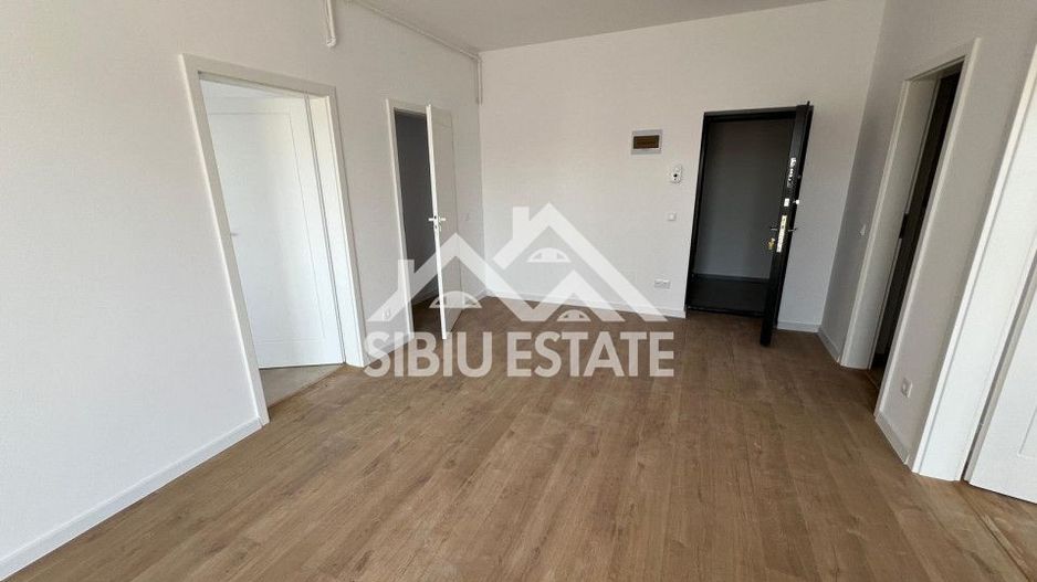 Apartament cu 3 camere cu gradina,intabulat Selimbar - Poză 3