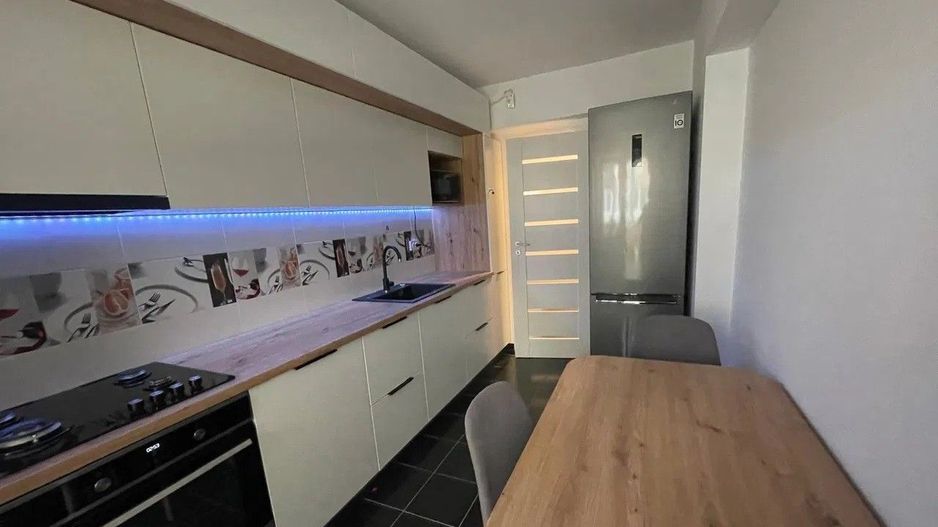 Apartament 2 camere Aparatorii Patriei | Decomandat | Parcare inclusa - Poză 1