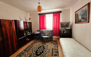 Casă traditională, 3 camere, 1766 mp teren, la asfalt, Vintu de Jos - Poză 8