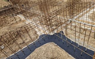 Teren 1000 mp cu proiect de casă, cu fundație turnată și utilități - Poză 8