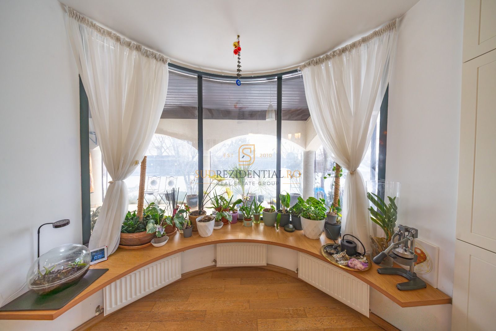 Resedinta spectaculoasa  – Vila exclusivista deschidere directa la lac - Poză 13