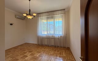 Vila 9 camere cu piscina si teren de 1.000 mp - Poză 15
