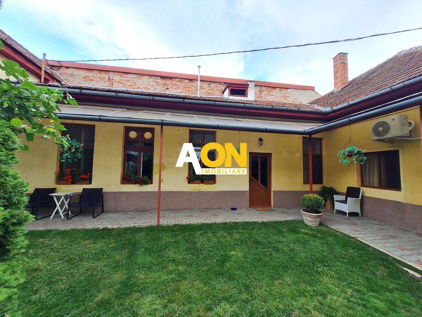 Casa 6 Camere, 160 mp, Teren 410 mp, Zona Centru - Poză 1