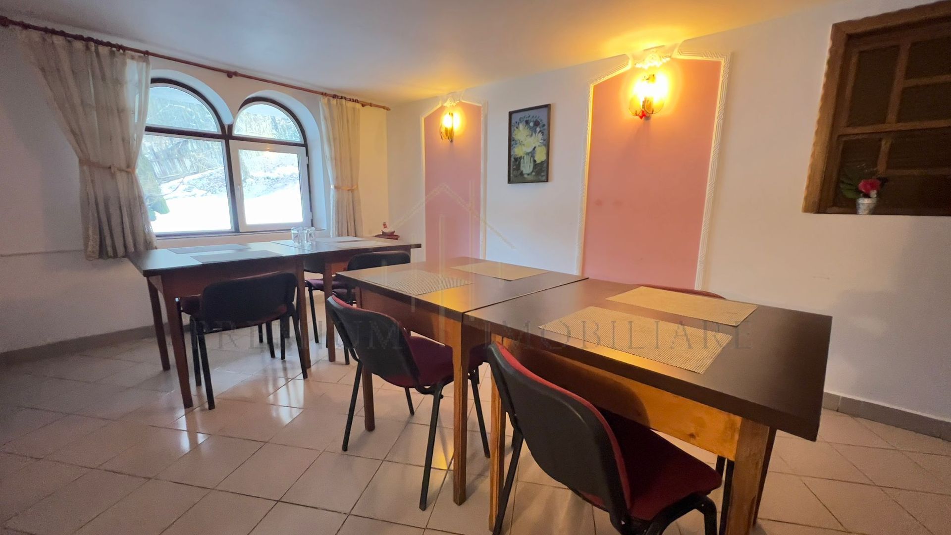 Hotel / Pensiune de vânzare în Central, Slanic-Moldova - Poză 9