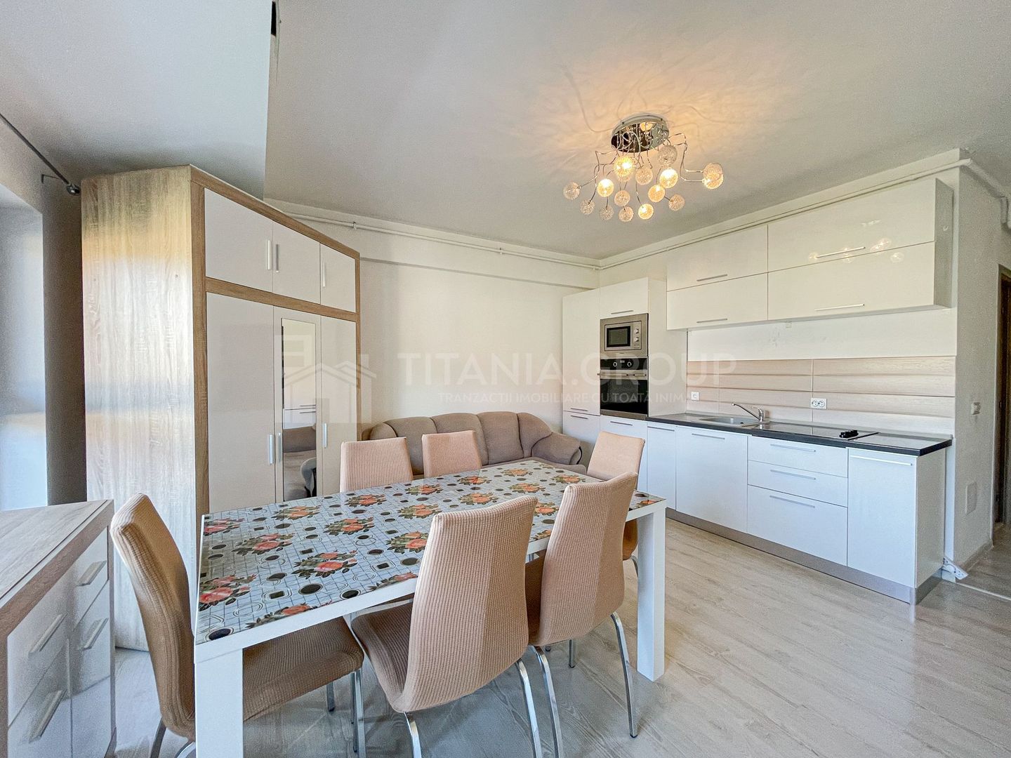 Apartament cu 2 camere, mobilat, si utilat, bloc nou in Centrul Vechi - Poză 4