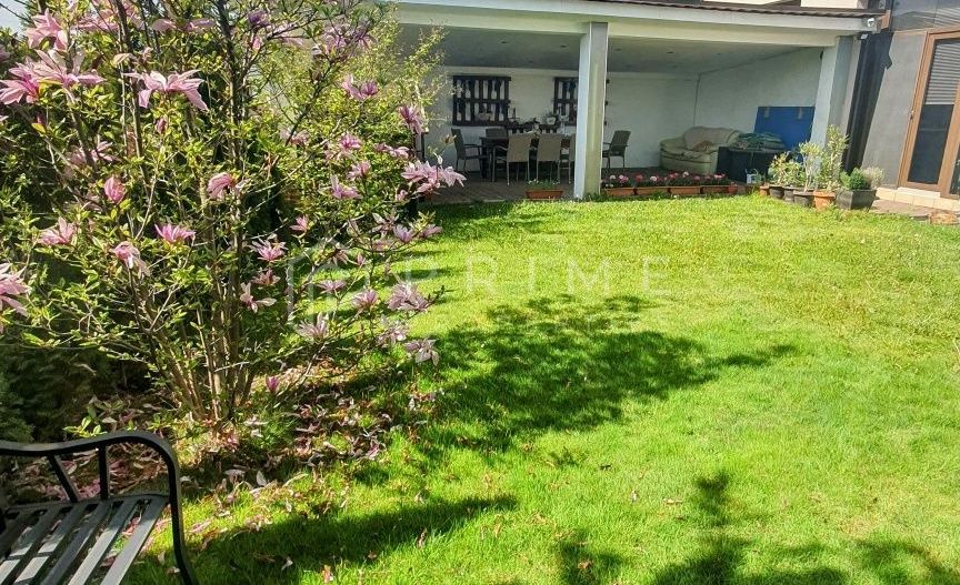 Vilă cu design și dotări deosebite de vânzare - Poză 10