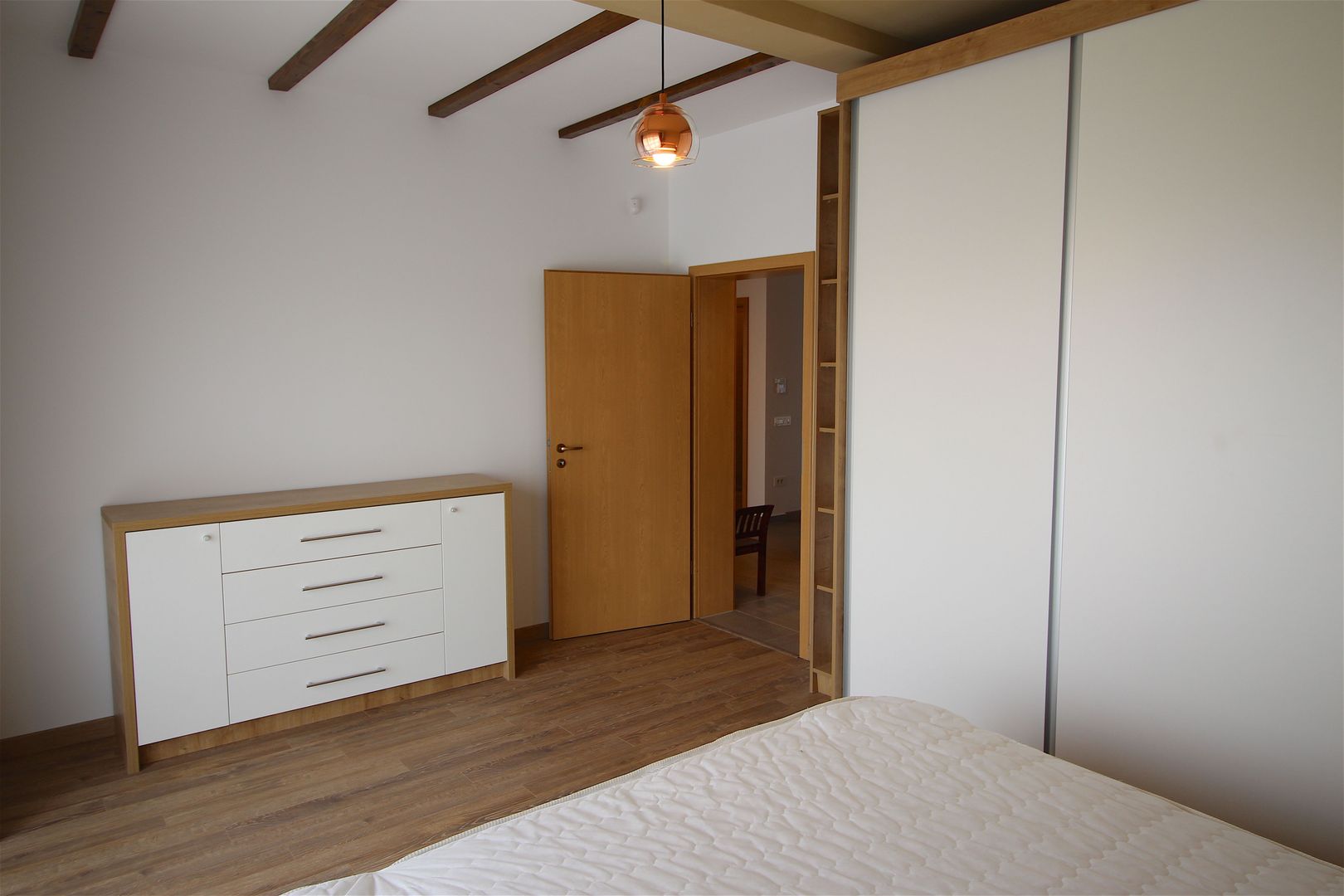 Apartament cu 3 camere de închiriat la intrare in Dumbravita - Poză 7