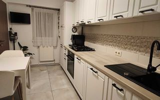 Apartament cu 2 camere, etaj intermediar, renovat - Poză 4