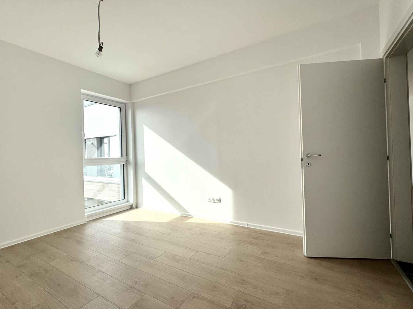 Apartament 3 camere Zona Mall Colosseum-Lacul Străulești - Poză 7