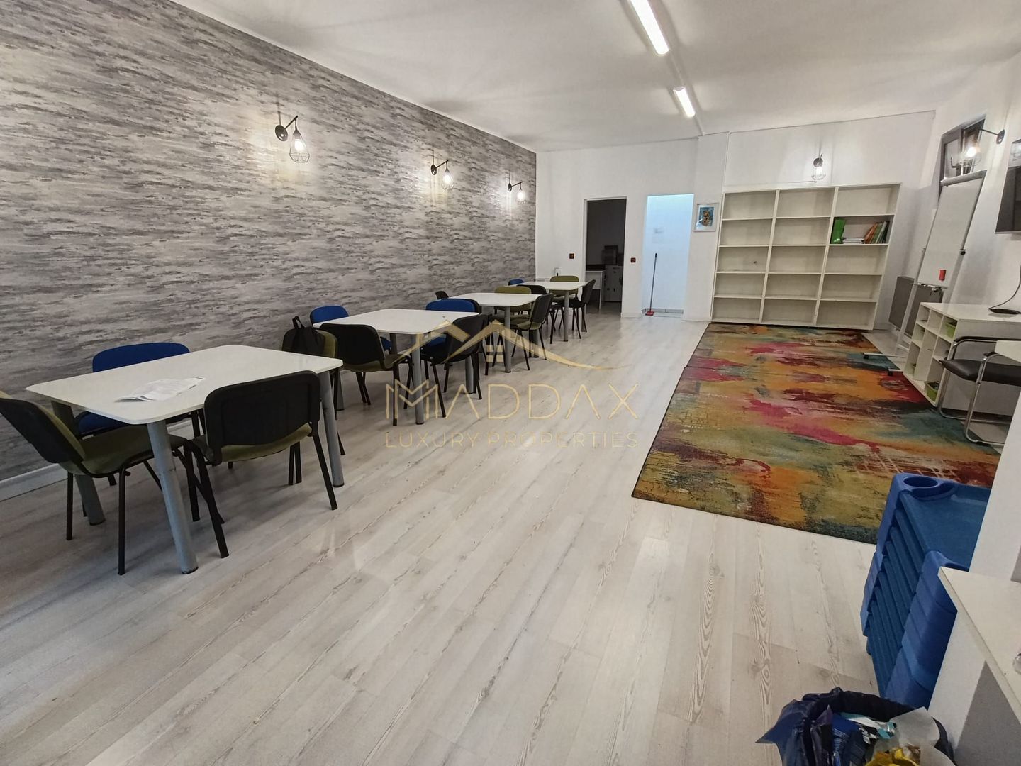 Vila cu 5 camere *276mp* // Zona Rahova - Poză 2