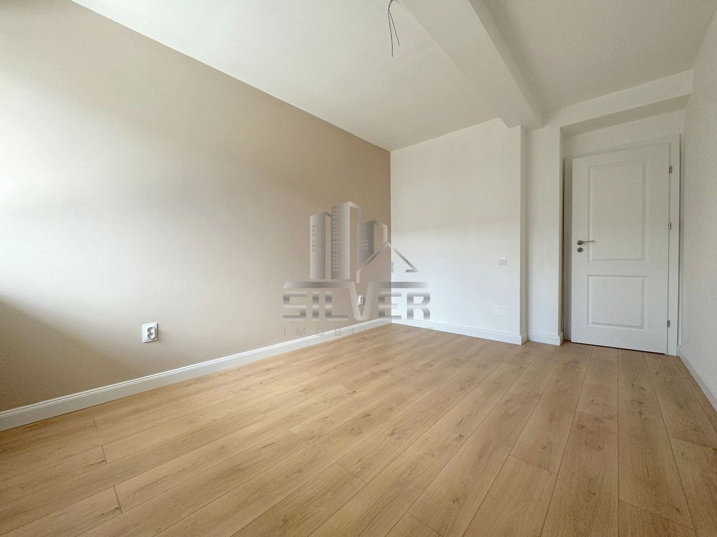 Apartament cu 3 camere/terasa 24 mp/boxa/finisaje incluse/PRET REDUS! - Poză 8