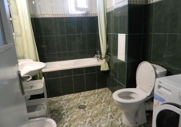 Apartament lux, zona Piata Victoriei, 4 camere , 2 bai, centrala termica  terasa - Poză 8