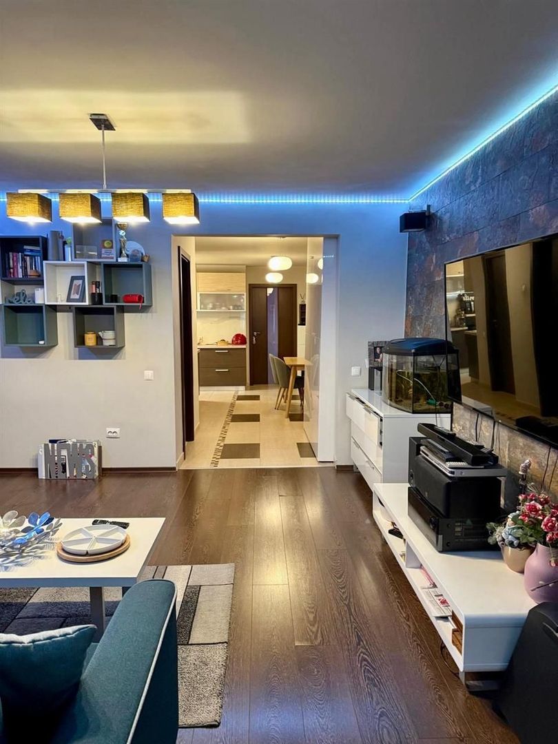 Apartament cu 4 camere cu vedere spre cris - Poză 4