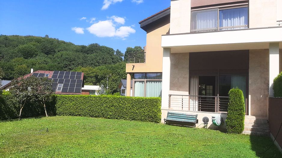 Vilă de lux cu vedere spectaculoasă spre Tâmpa  Green Valley zona Noua - Poză 4