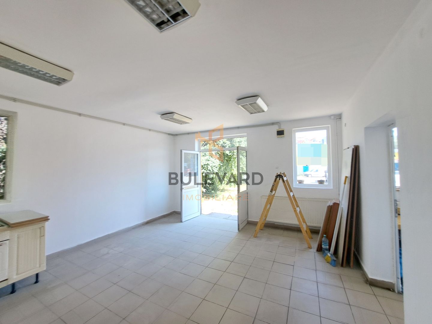Spatiu 150 mp utili0 + 300 mp teren! - Poză 2