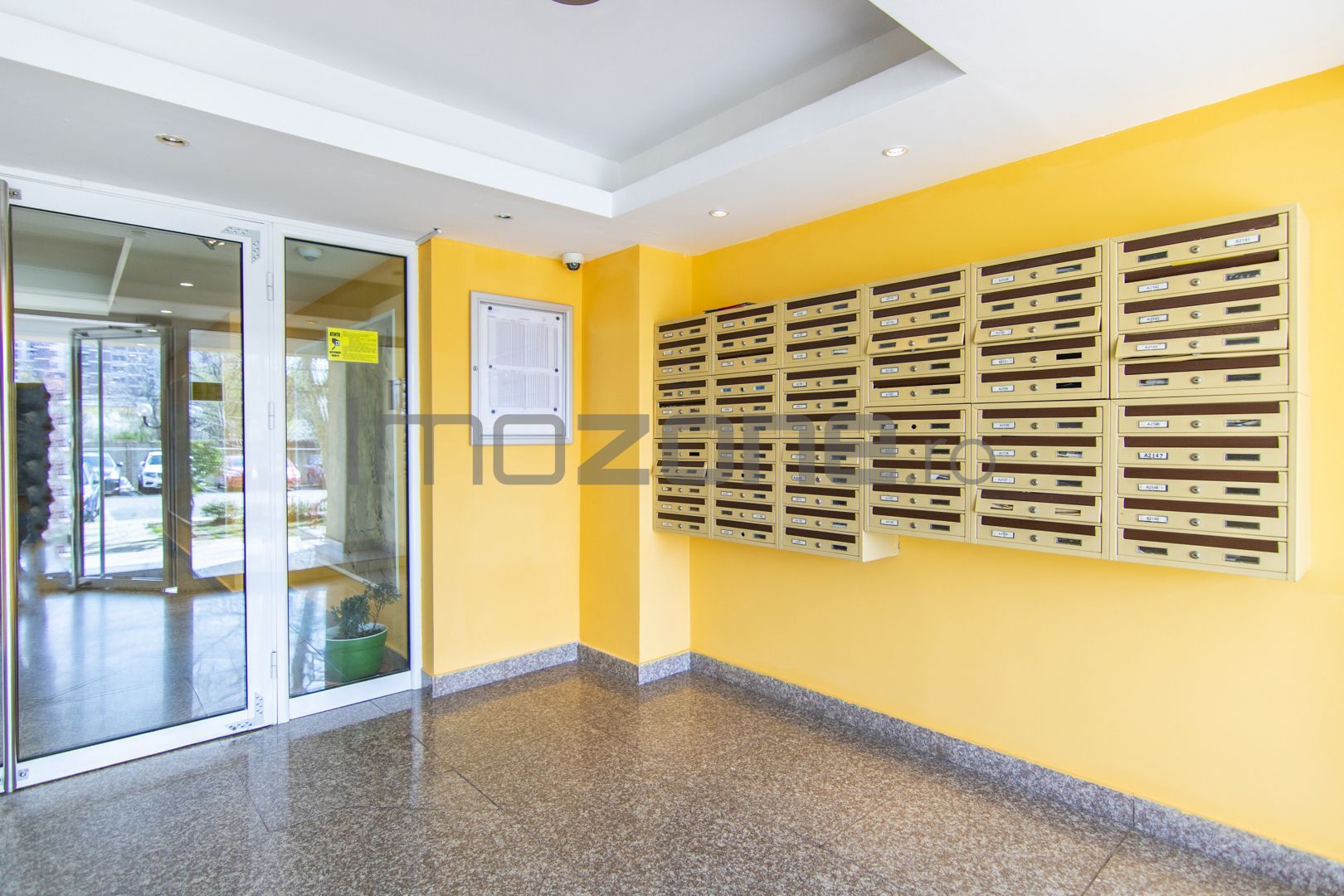 Ansamblul Primavara, 2 camere, decomandat, 74mp, finisat modern si centrala noua - Poză 12