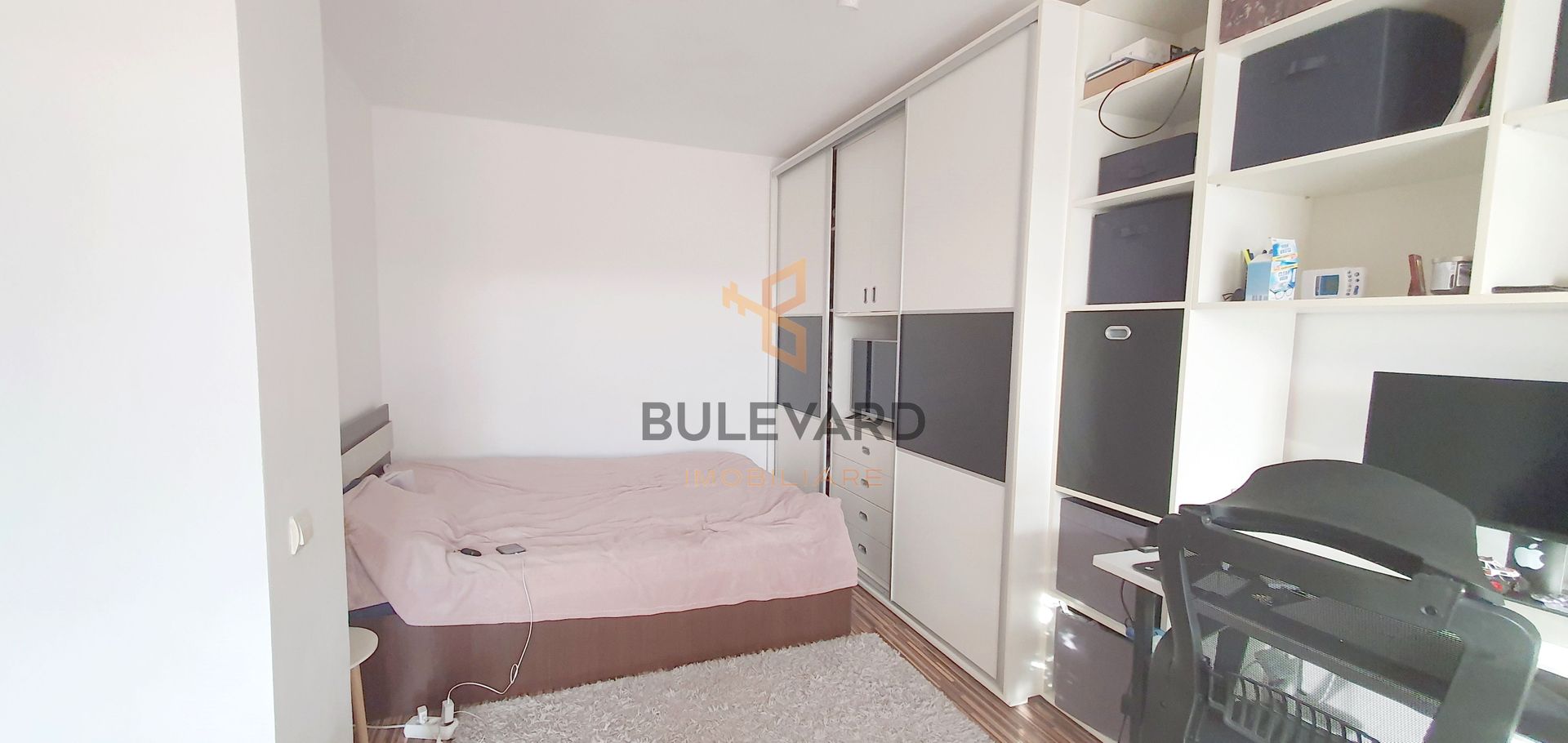 Apartament cu 2 camere si terasa de 25mp,  zona Calvaria! - Poză 1